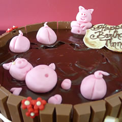 Piggy Birthday Cakes