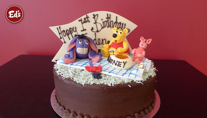 Winnie the Pooh Birthday Cakes