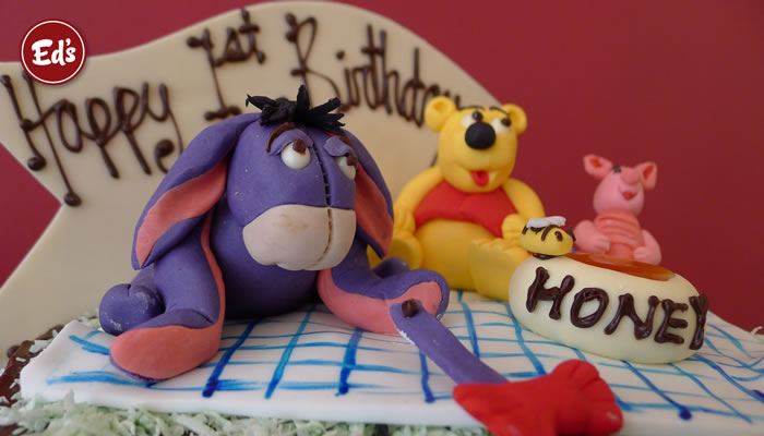 Winnie the Pooh Birthday Cakes