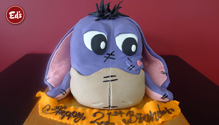 Winnie the Pooh Birthday Cakes