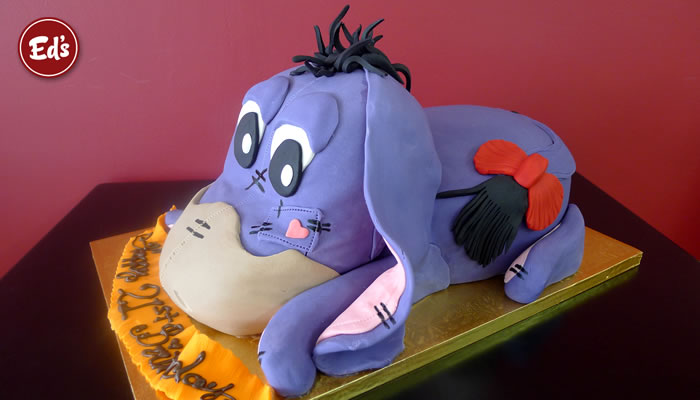 Winnie the Pooh Birthday Cakes